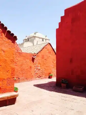 Imagen relacionada con el subtítulo h2: Significado en español y su influencia cultural