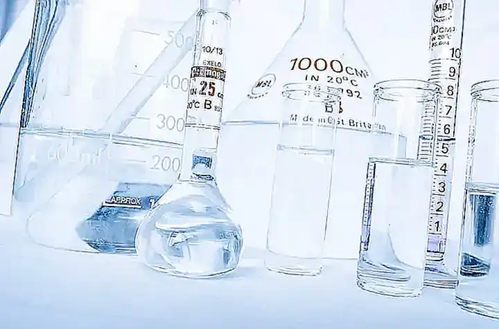 Imagen relacionada con el subtítulo h2: Tipos de soluciones químicas